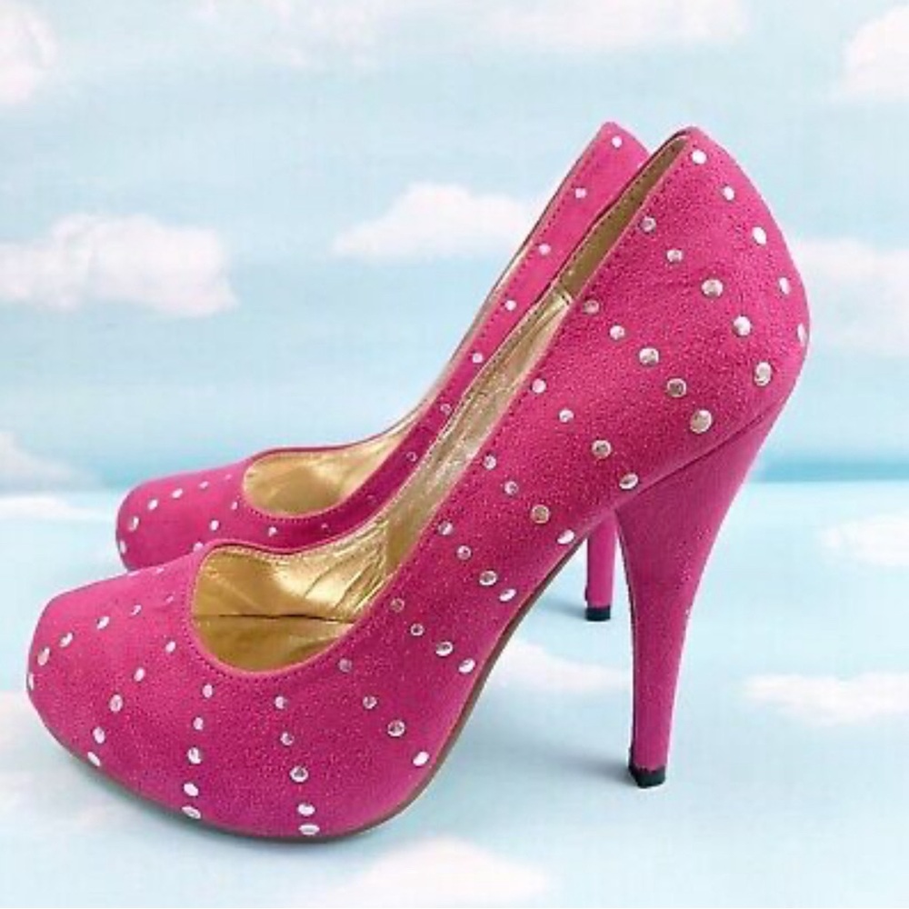 Pink pumps. Size 10.